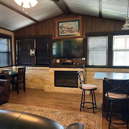 Vineyard Trail Cottages- Adults Only Fredericksburg Extérieur photo
