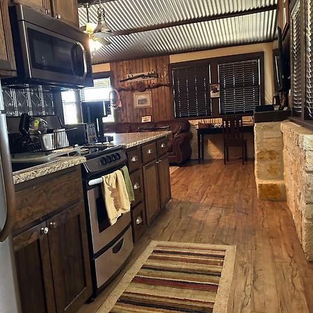 Vineyard Trail Cottages- Adults Only Fredericksburg Extérieur photo