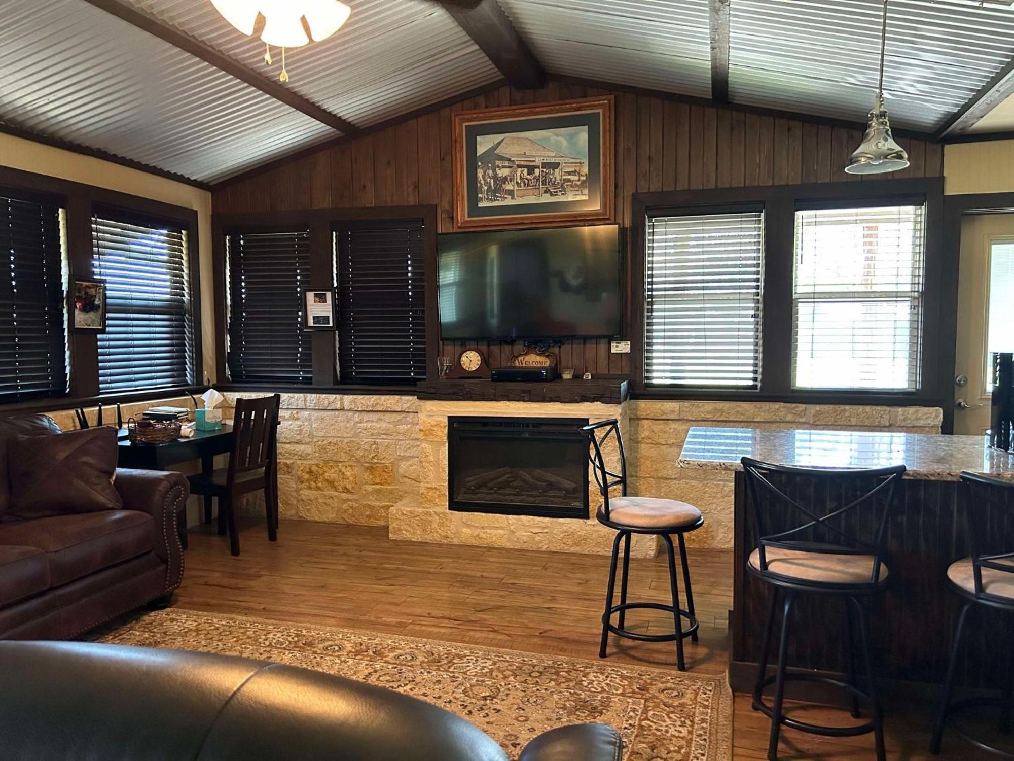 Vineyard Trail Cottages- Adults Only Fredericksburg Extérieur photo
