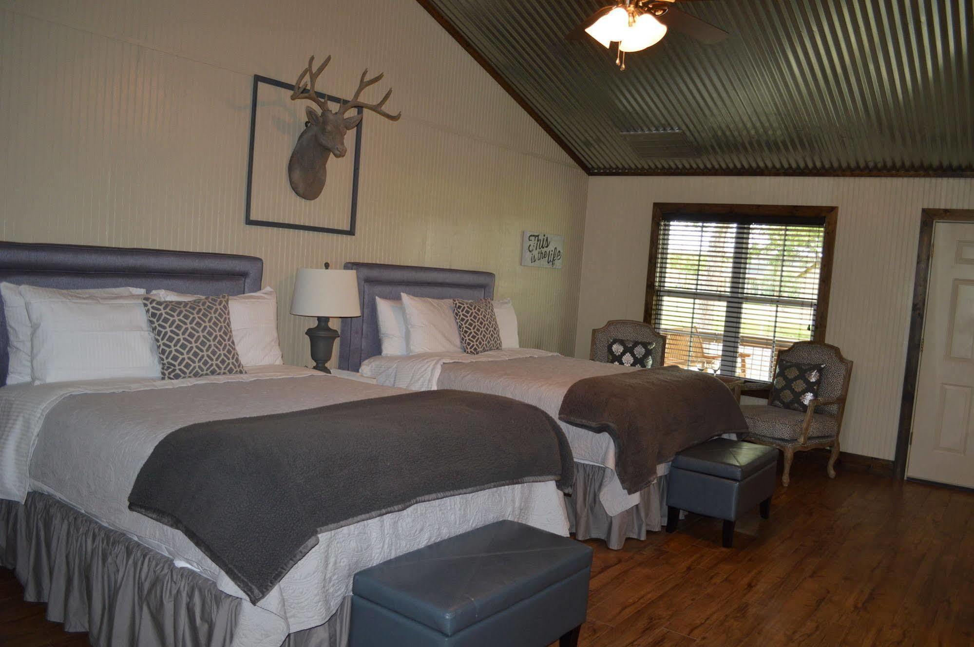 Vineyard Trail Cottages- Adults Only Fredericksburg Extérieur photo