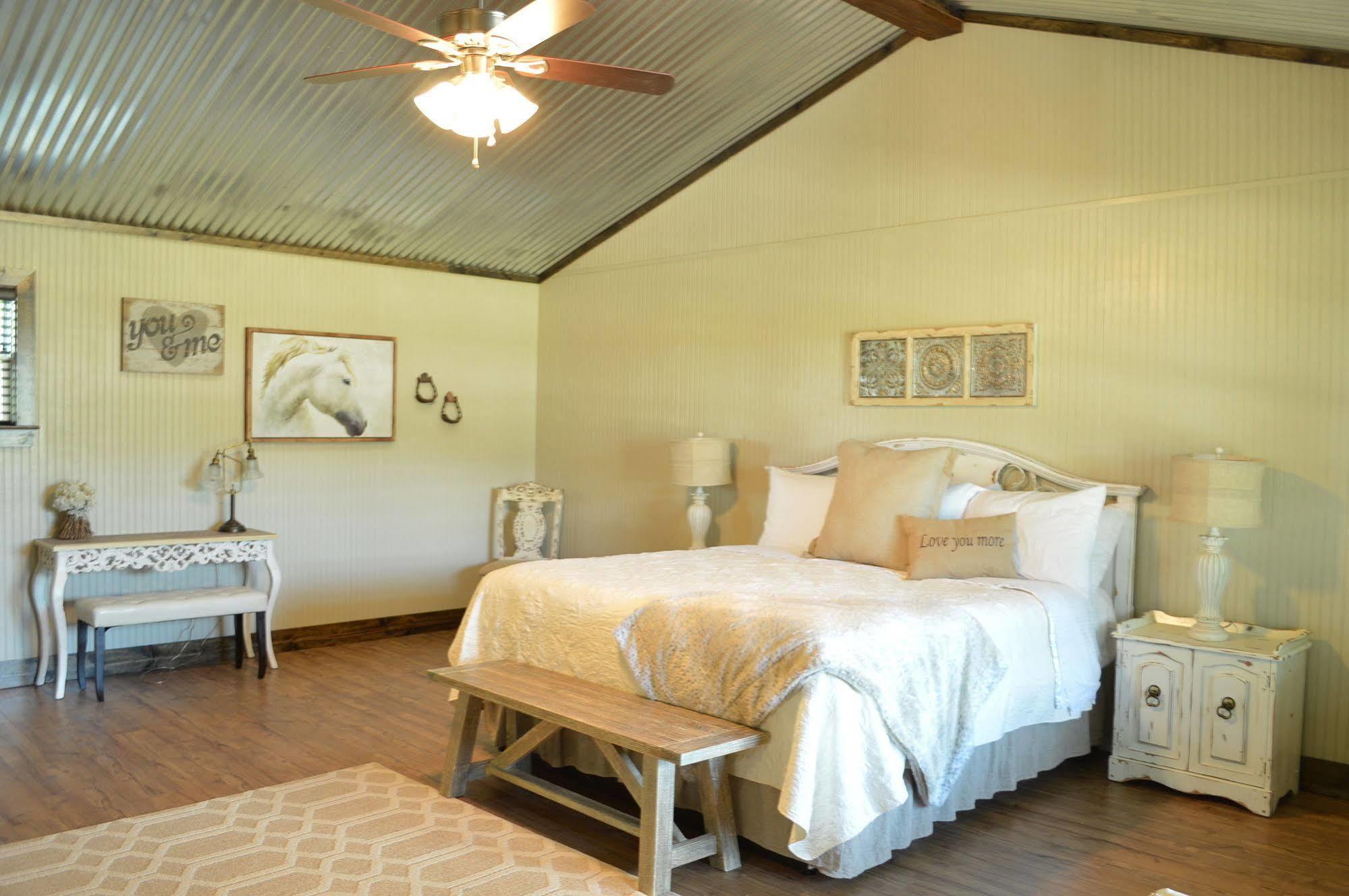 Vineyard Trail Cottages- Adults Only Fredericksburg Extérieur photo