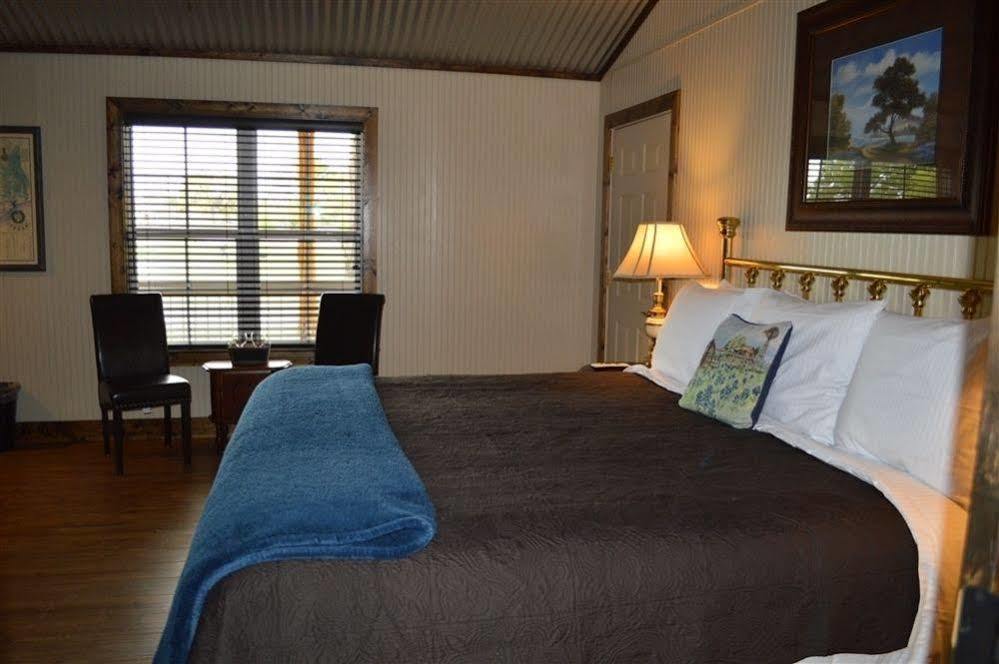 Vineyard Trail Cottages- Adults Only Fredericksburg Extérieur photo